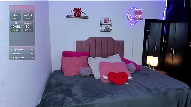 Nina_curves 即時 XXX 聊天