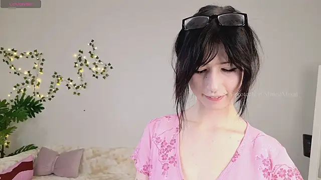 MutedMood_ live XXX chat