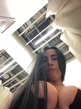 CrazzyChicks Adlı Modelin Web Kamerası Şovu