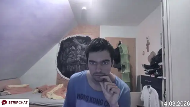 Chris23547 élő XXX-chatje