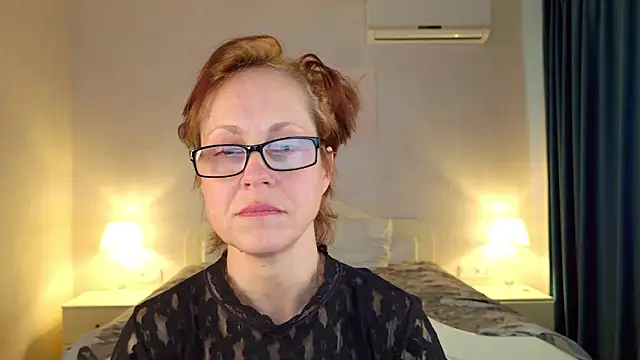 Chat XXX en directo de LioraWeiss