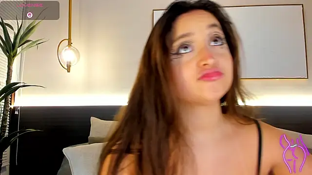 MiaKay1 即時 XXX 聊天