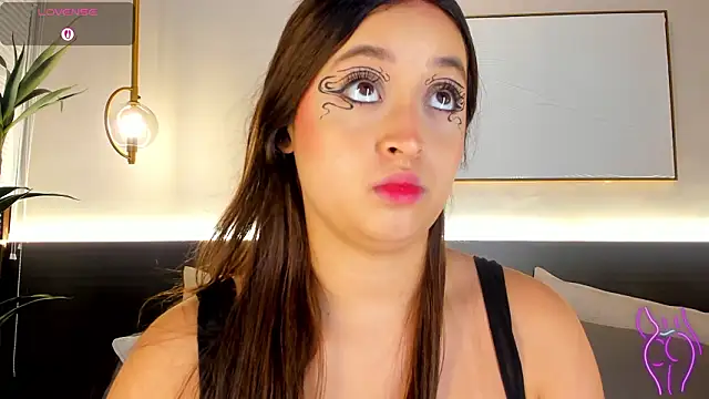 Chat +18 de MiaKay1 ao vivo