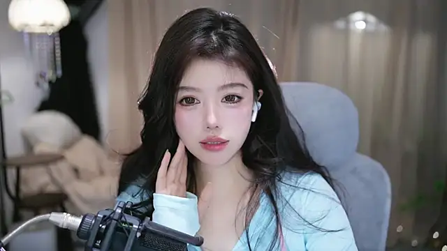 CecilyのライブXXXチャット