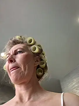 stellahere8's Live XXX Chat