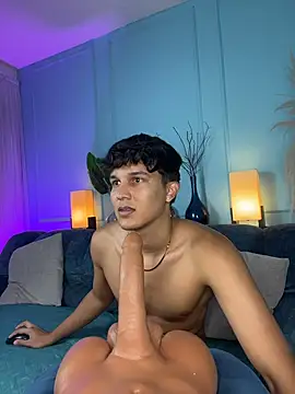 Leo_Savage_ Pertunjukan Webcam