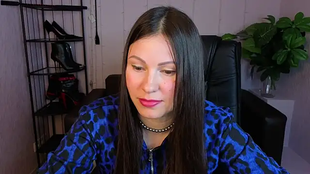 Dana__dom Adlı Modelin Canlı XXX Sohbeti