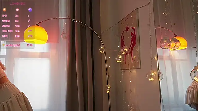 Lina_Glow Adlı Modelin Canlı XXX Sohbeti