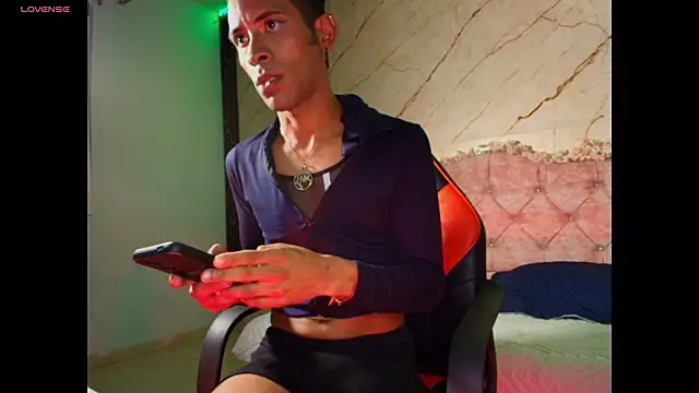 monserrat_petite Webcamshow