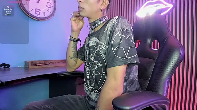 Chatroom XXX en direct de Maximoking26