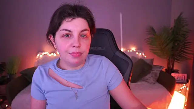 MirandaWong's Live XXX Chat