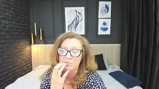 LeaPure élő XXX-chatje