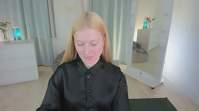 XXX chat uživo modela Laly_Peach