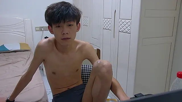 paofu-001's Live XXX Chat