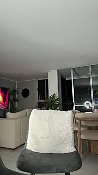 Valenthino_Salvatore: онла йн-секс-чат