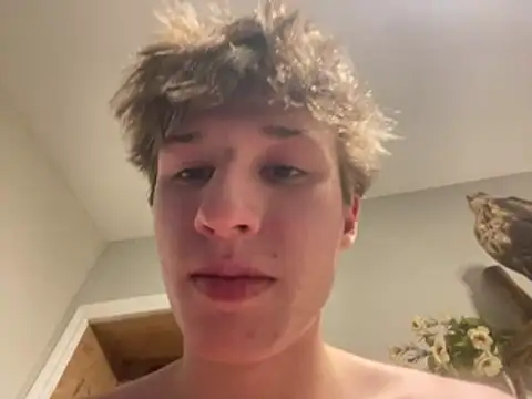 yourwhiteboy1's Webcam Show