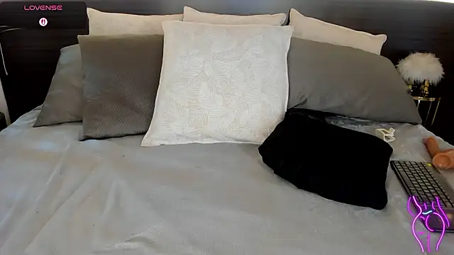 Chat +18 de MiaKay1 ao vivo