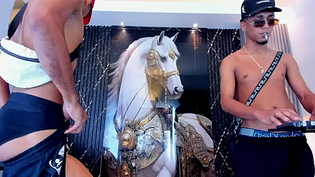 Mighty_Boys_888 Webcam-Show