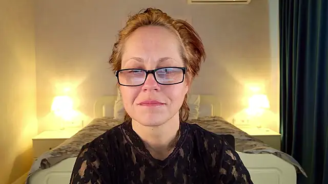 LioraWeiss Chat XXX live