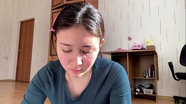 YourMiIa 即時 XXX 聊天