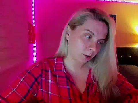 callme_iva's Webcam Show