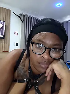 CuteHoney92 即時 XXX 聊天