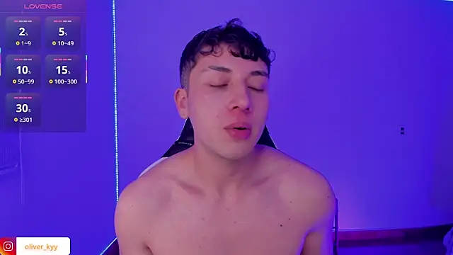 Chat +18 de oliver_kyy ao vivo
