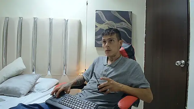 Ethan_Wolfe Live XXX Chat