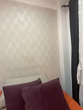 dayis_butera: διαδικτυακό σόου στην κάμερα