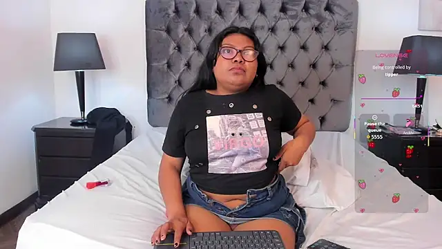 Kiri_Black_ 即時 XXX 聊天