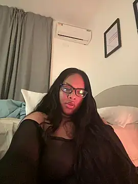 Chaniita: διαδικτυακό σόου στην κάμερα