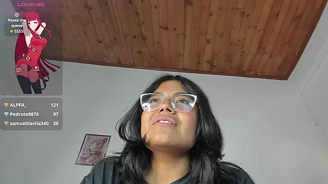 luna_velveth Live XXX Chat