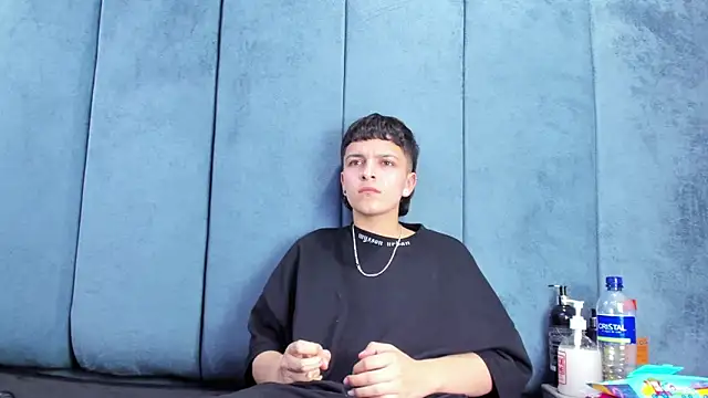 Megan_Thompson_ Adlı Modelin Canlı XXX Sohbeti