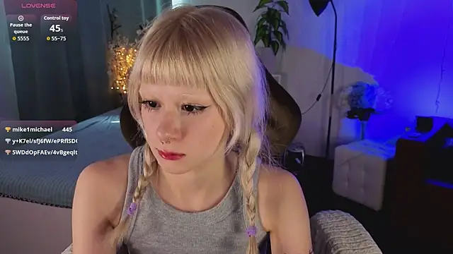 _Yolandi_ Webcam-Show
