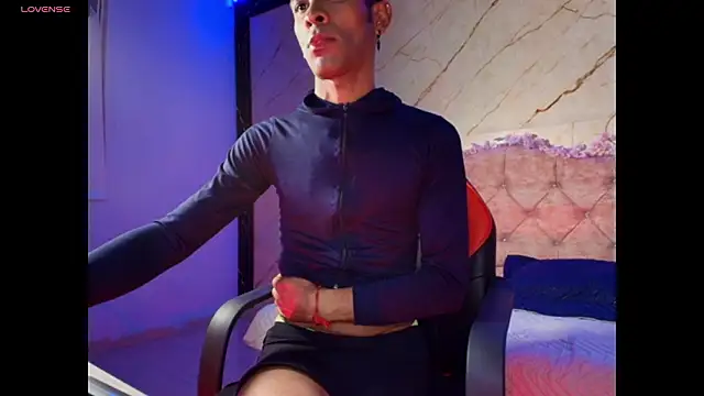 monserrat_petite's Webcam Show