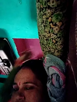 Pooja750 webcam show