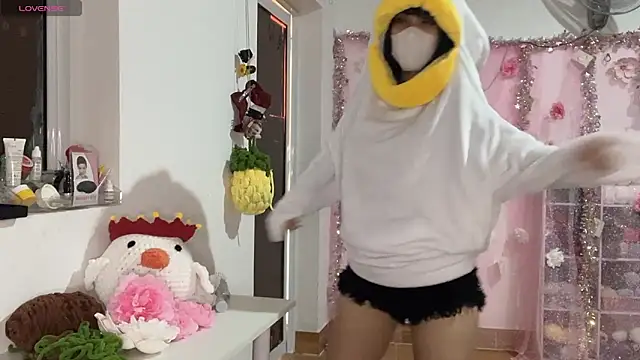 Tieu-May's Live XXX Chat