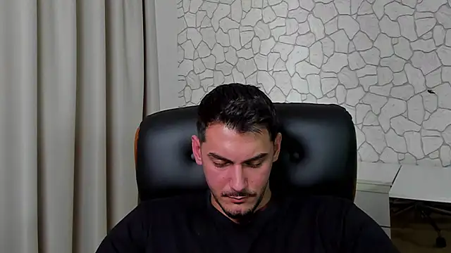 ClintMasters Adlı Modelin Canlı XXX Sohbeti