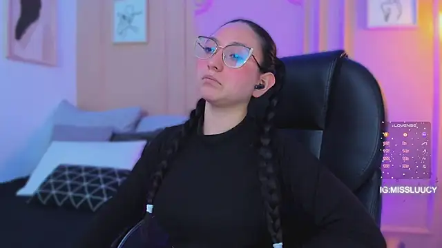 Živý XXX chat lucy_neil