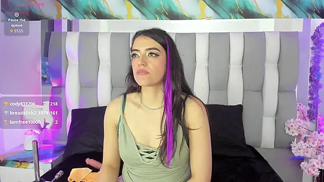 Chat +18 de IsaDiiaz ao vivo