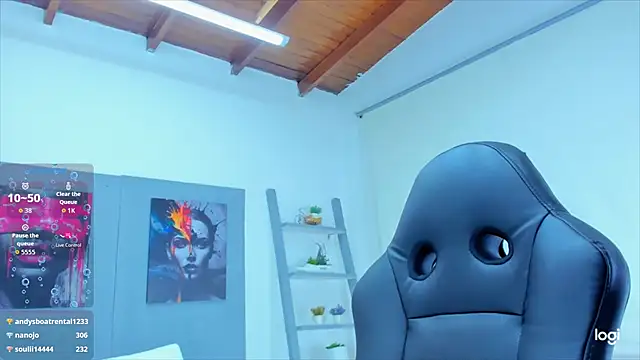 Chat +18 de AlessiaMarcu- ao vivo