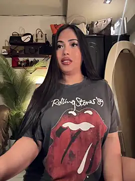 BigDominaMia 即時 XXX 聊天