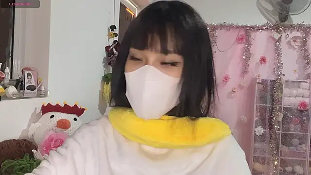 Tieu-May élő XXX-chatje