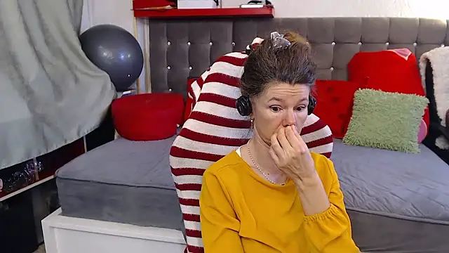 kellyterapy Adlı Modelin Canlı XXX Sohbeti