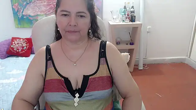 leonela_69 Adlı Modelin Canlı XXX Sohbeti