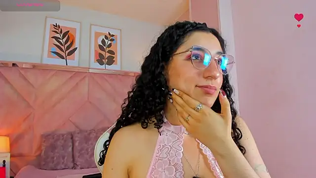 DemiJones_ Adlı Modelin Canlı XXX Sohbeti