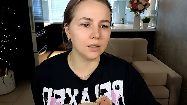 XXX chat uživo modela Mira_Mermayd