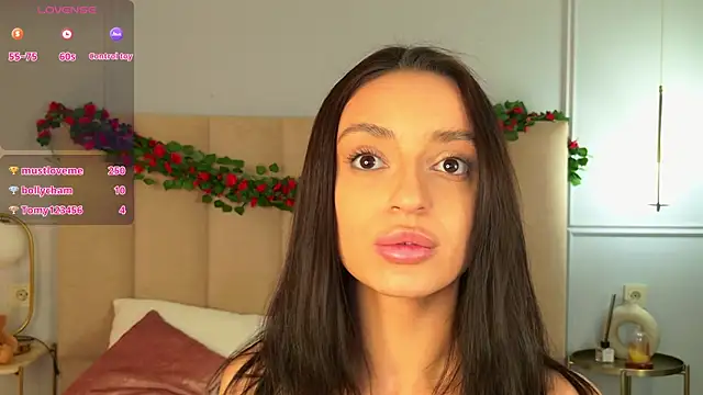 Chat +18 de AdoraCortes ao vivo