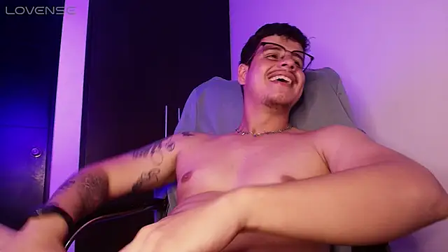 دردشة BjornSteel الجنسية المباشرة