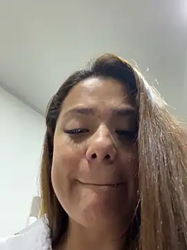 Pretty__Milf Pertunjukan Webcam